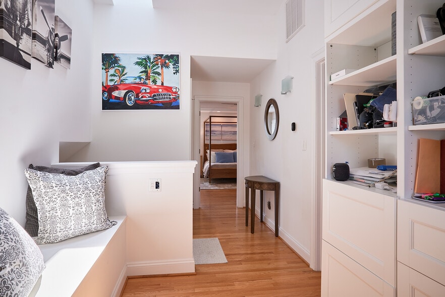 Upper Level Office - 5936 3rd St N