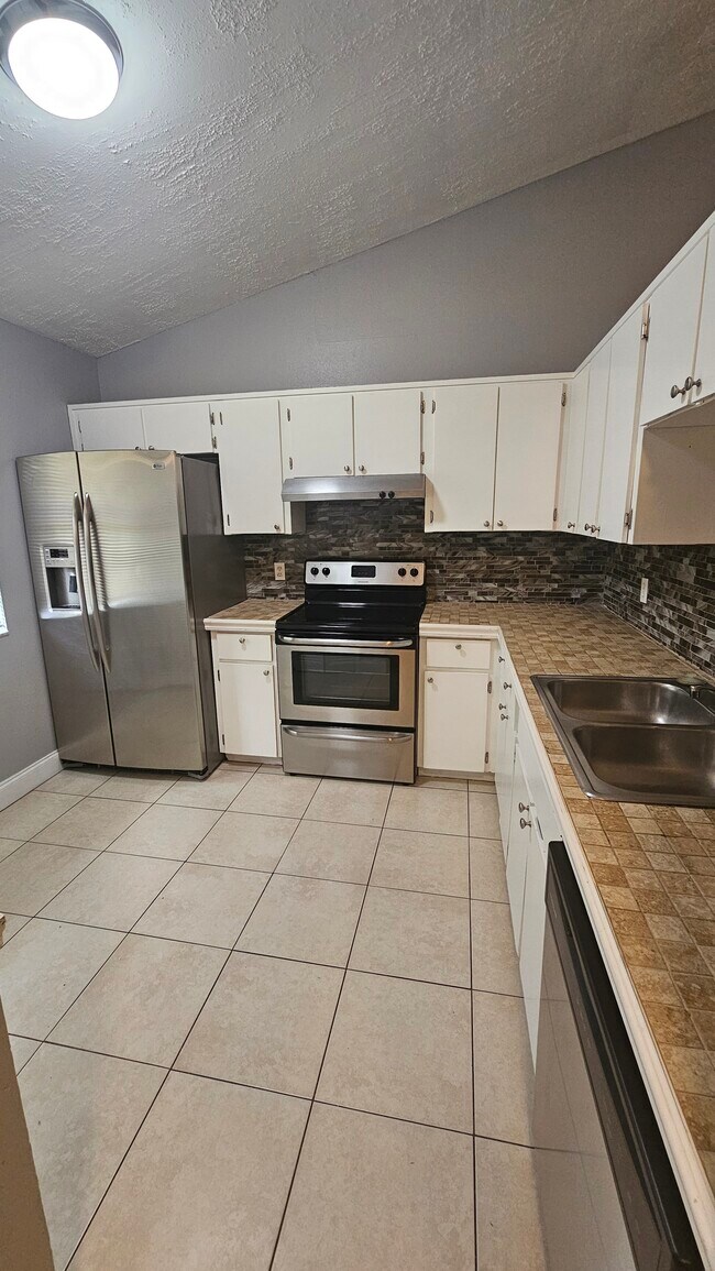 Building Photo - 12405 Shearwater Dr