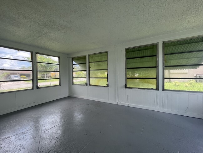 Building Photo - 3620 NW 35th Ave