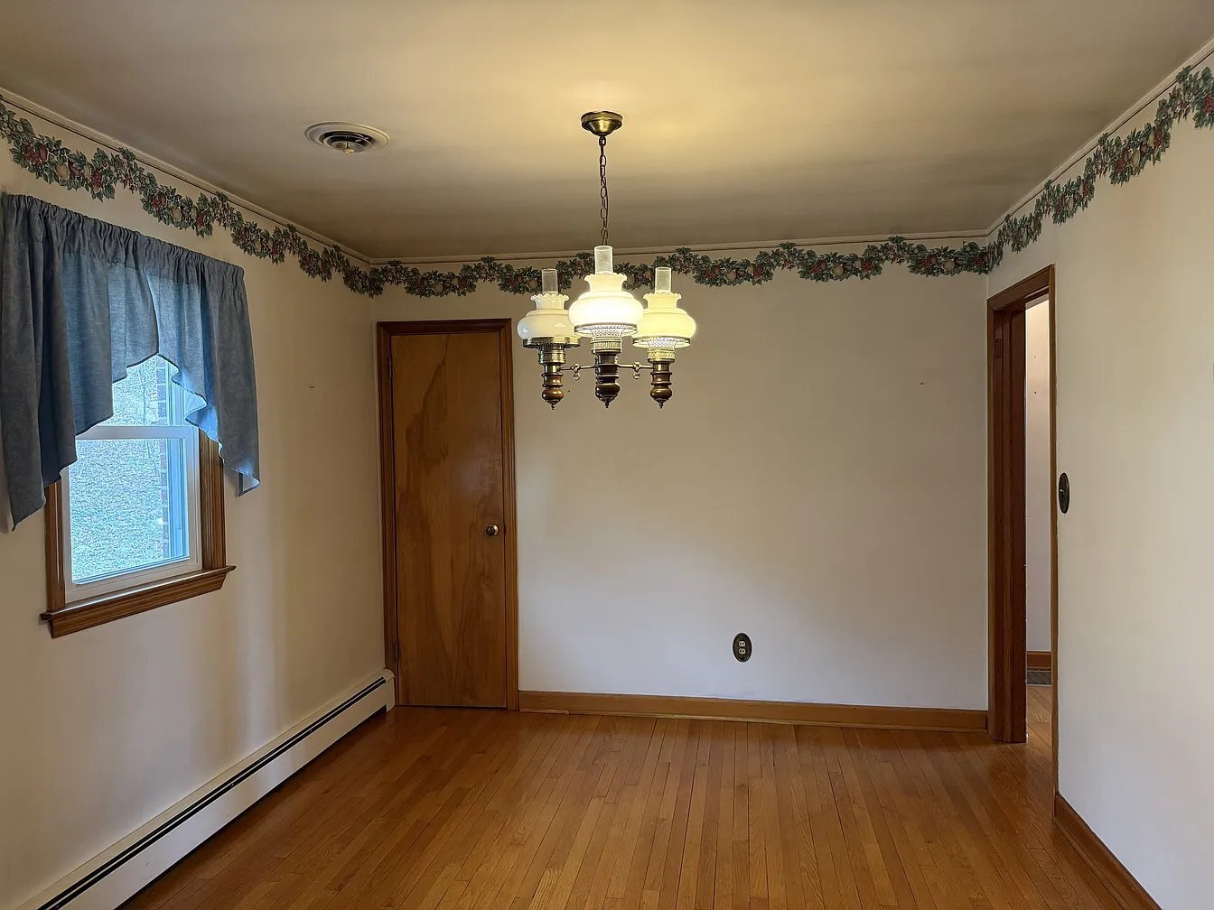 Building Photo - 3900 S Main St