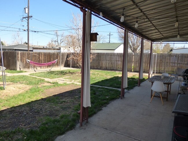 Building Photo - $0 DEPOSIT OPTION! Beautifully Upgraded 3-Bed Ranch with Basement, Remodeled Bath, and Ideal Loca...