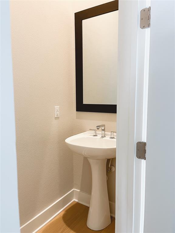 Building Photo - 1411 Town Creek Dr