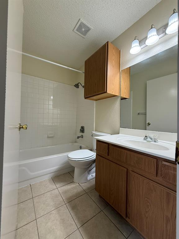 Building Photo - 2304 Granberry Dr