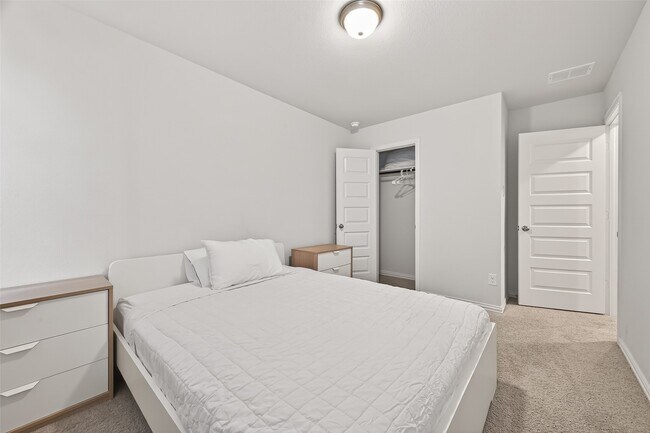 Building Photo - 27926 Western Crk Ct