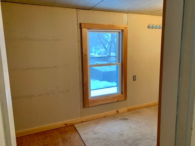 Building Photo - 6 Clark St