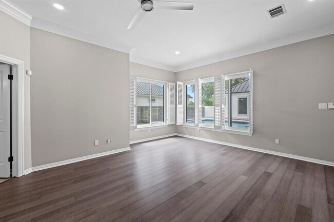 Building Photo - 9309 Bluegrass Dr