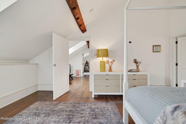 Building Photo - 48 Oak Rd