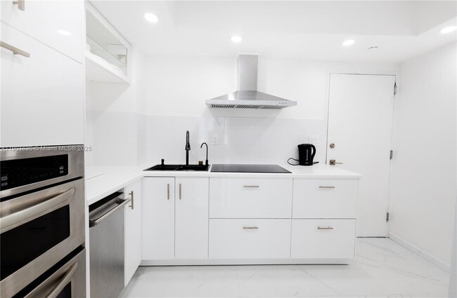 Building Photo - 4010 Galt Ocean Dr