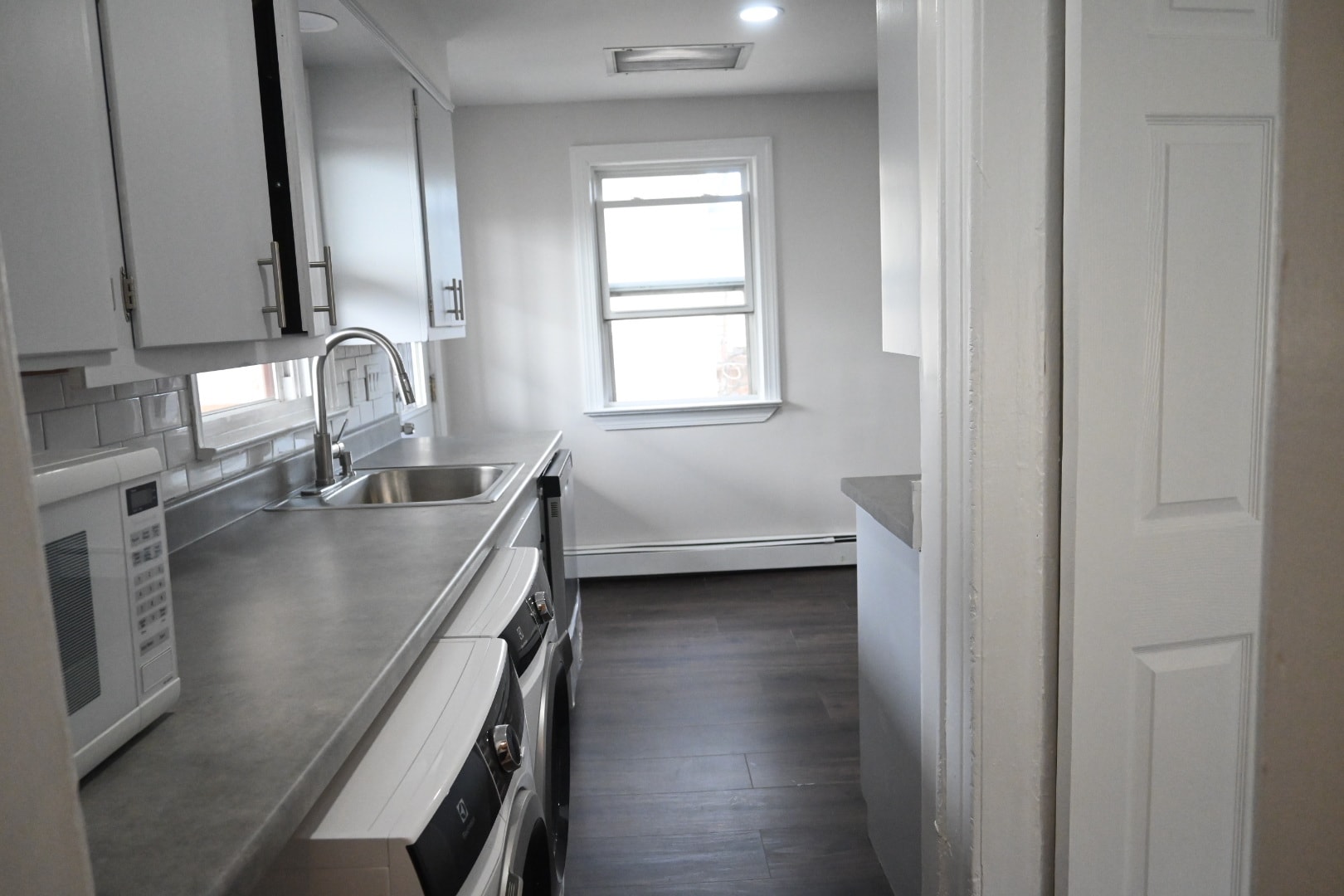 Kitchen - 51 Bogart Ave