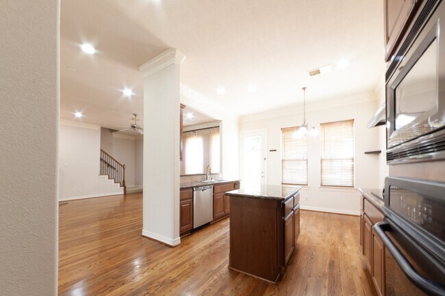 Building Photo - 3206 Holly Thicket Dr