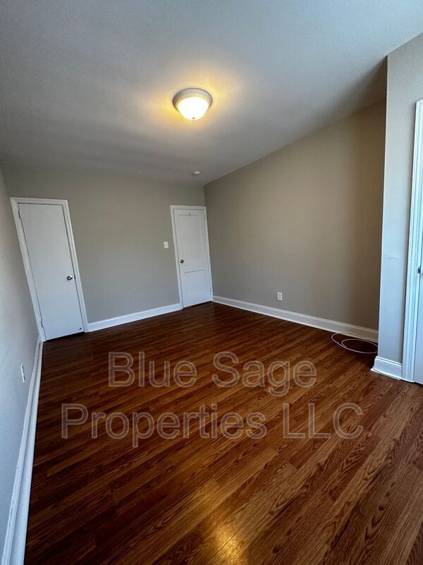 Building Photo - 813 Windermere Ave