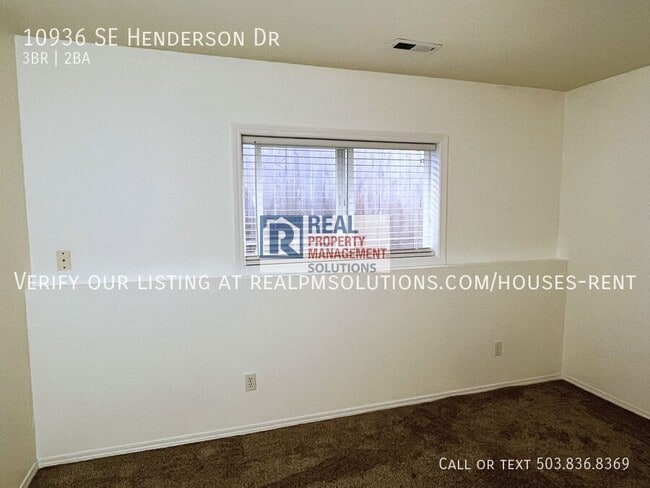 Building Photo - 10936 SE Henderson Dr