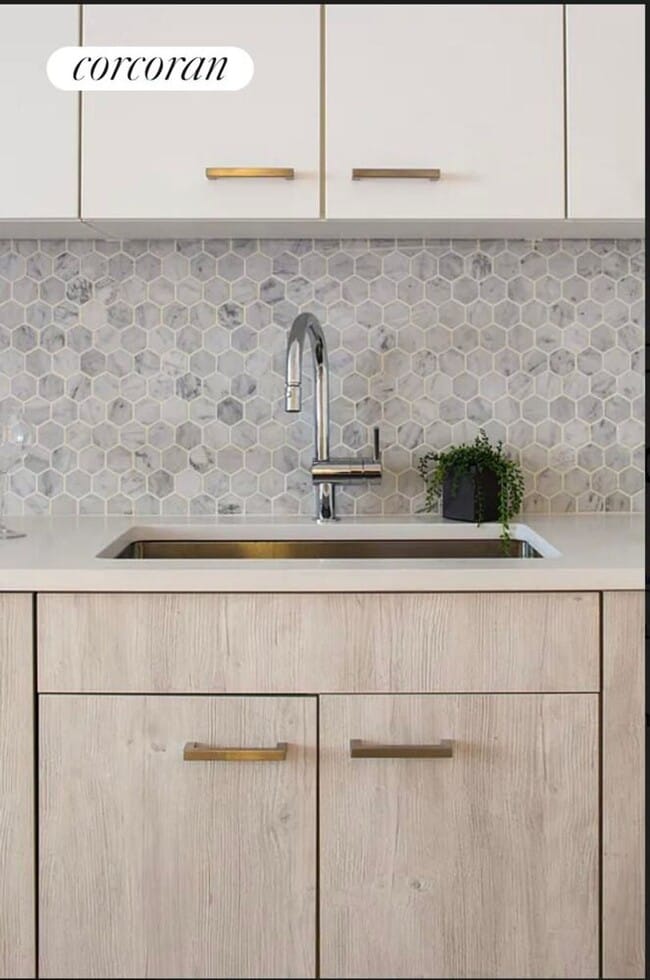 Building Photo - 267 Pacific St