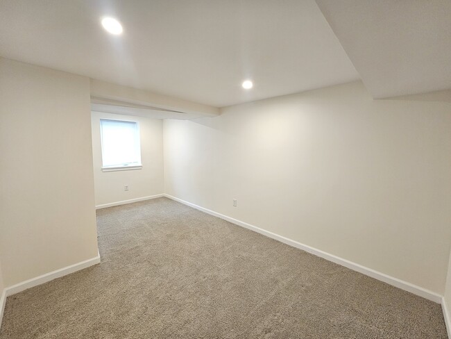 Building Photo - 829 S Ivory St