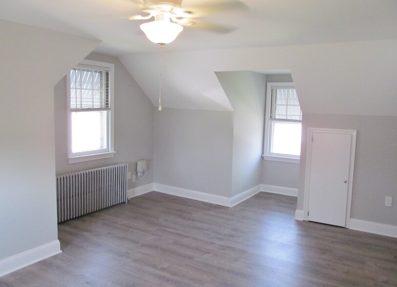 Building Photo - 11 Meehan Ave
