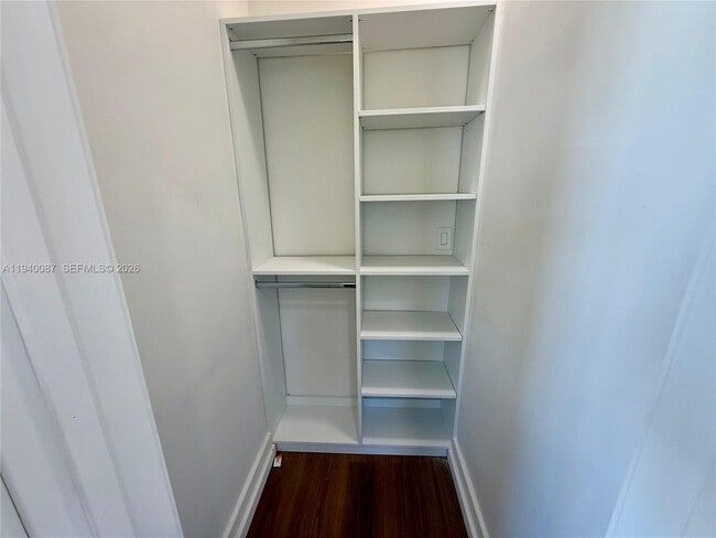 Building Photo - 1535 West Ave