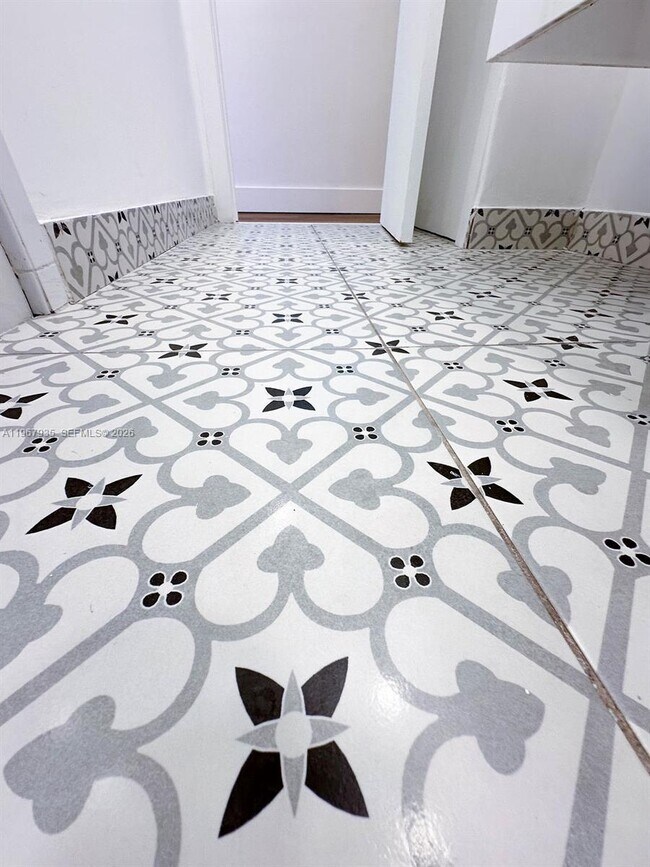 Building Photo - 1255 Jackson St