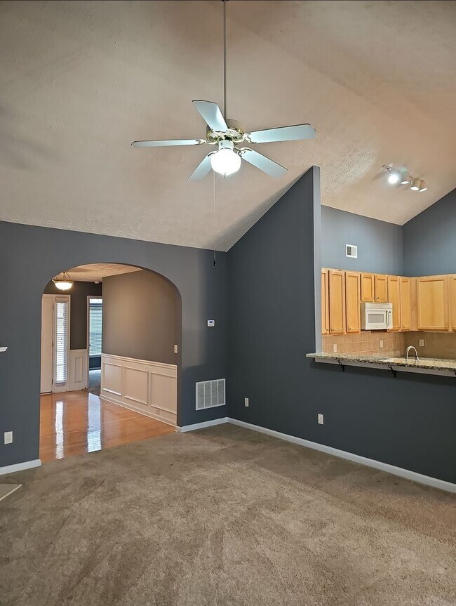 Building Photo - Well Kept Union City Home, 3BR, 2BA