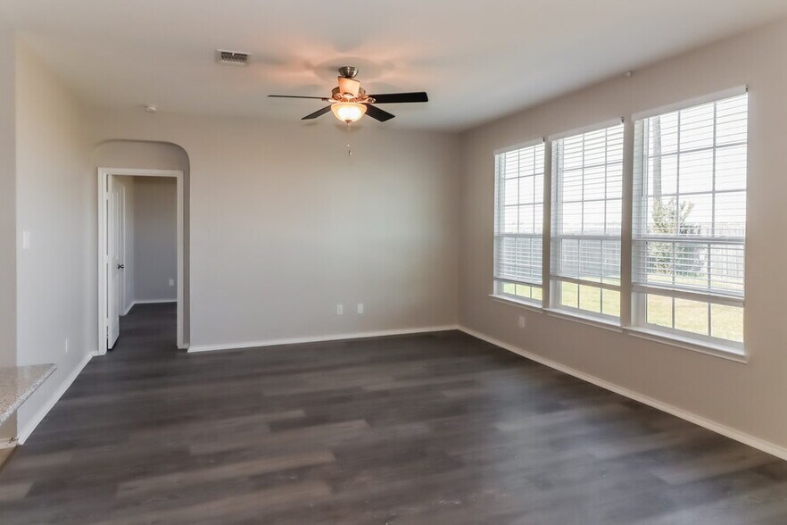 Building Photo - 124 Carrington St