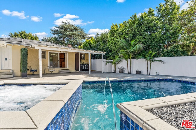 Building Photo - 4221 Stewart Ave