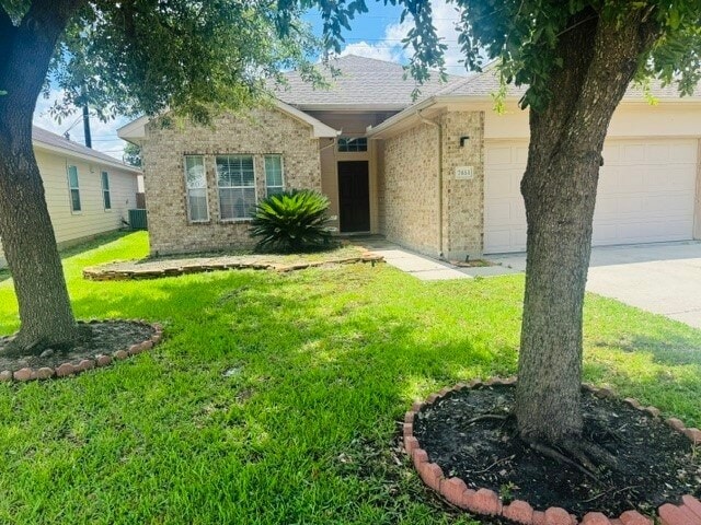 Building Photo - 7651 Oak Sage Dr