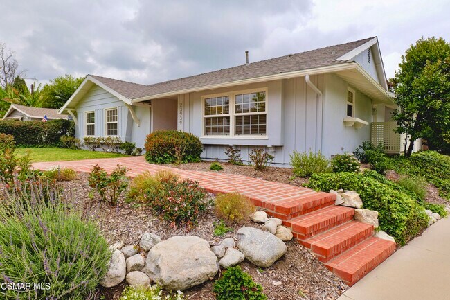 Building Photo - 23939 Oxnard St