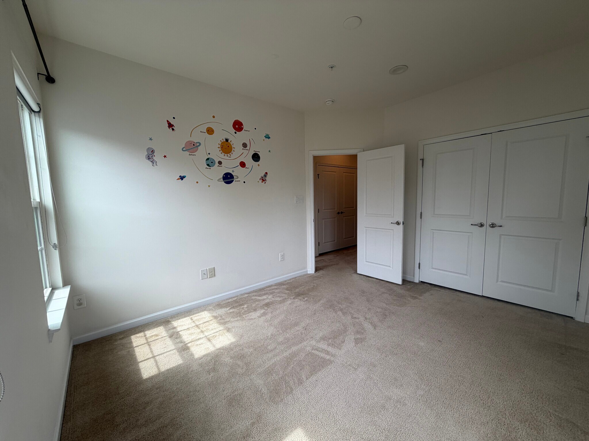 Building Photo - 3190 Yeager Dr