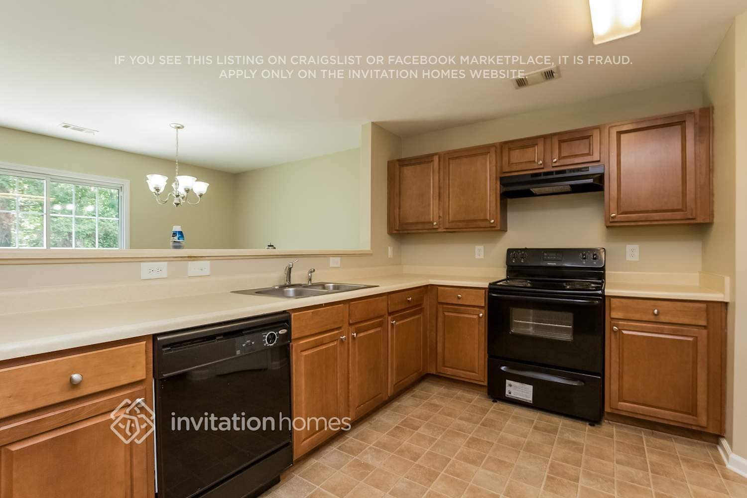 Building Photo - 2650 Mayfair Dr