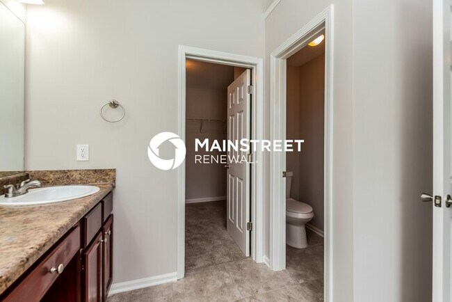 Building Photo - 4 Bedroom Pet-Friendly Home in Snellville, GA with Main Street Renewal