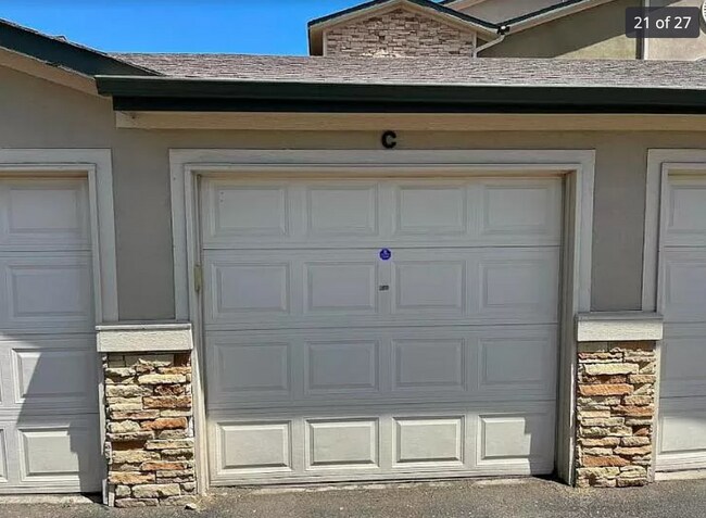 Building Photo - 1425 S Galena Way