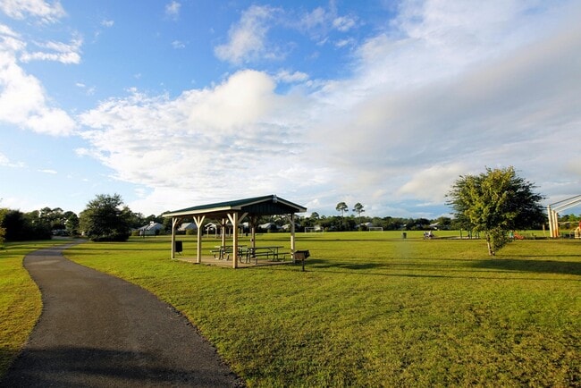 Building Photo - 399 Pin Oak Loop