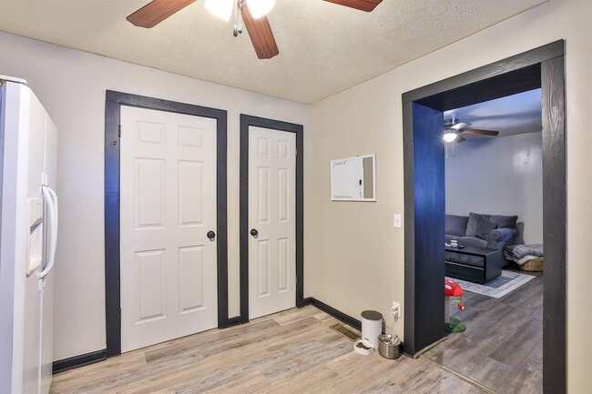 Building Photo - 142 4th Ave