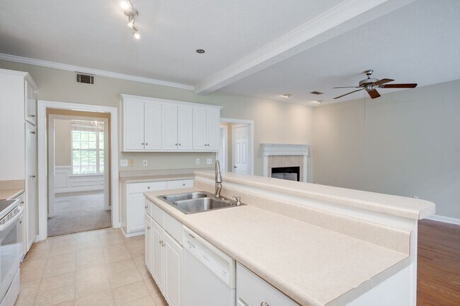 Building Photo - 434 Keeling Ln