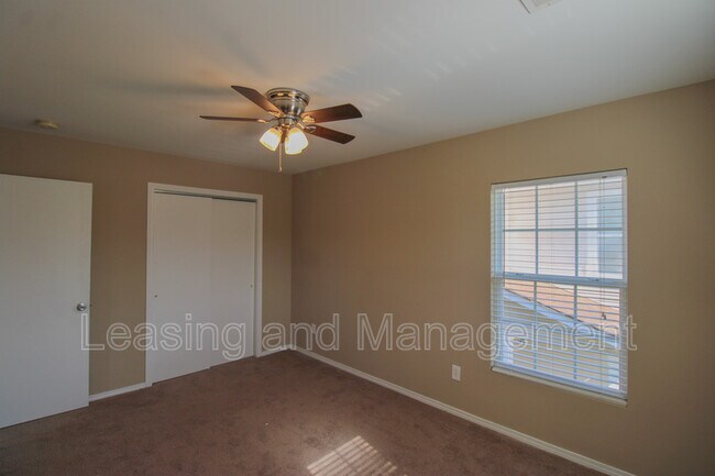 Building Photo - 8811 Kellum Dr
