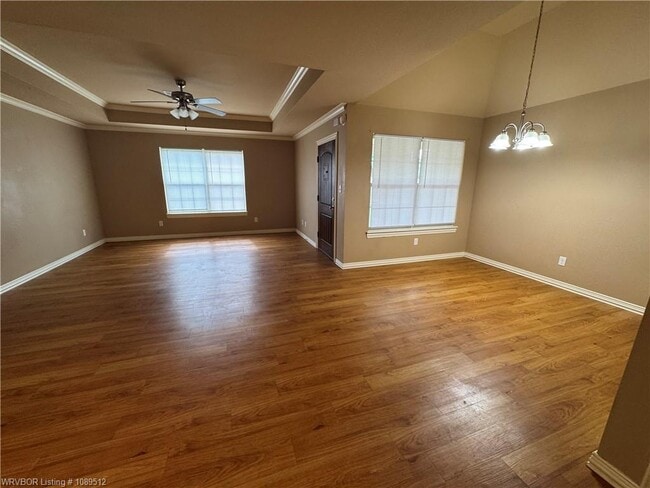 Building Photo - 1206 Mesa Dr