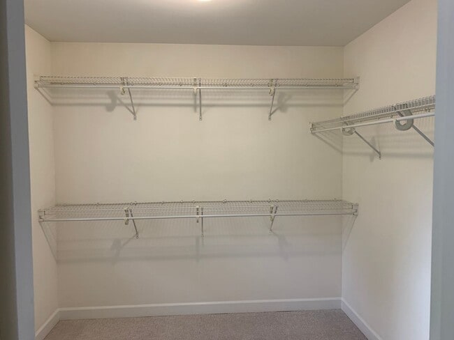 Building Photo - 4565 Treerose Way