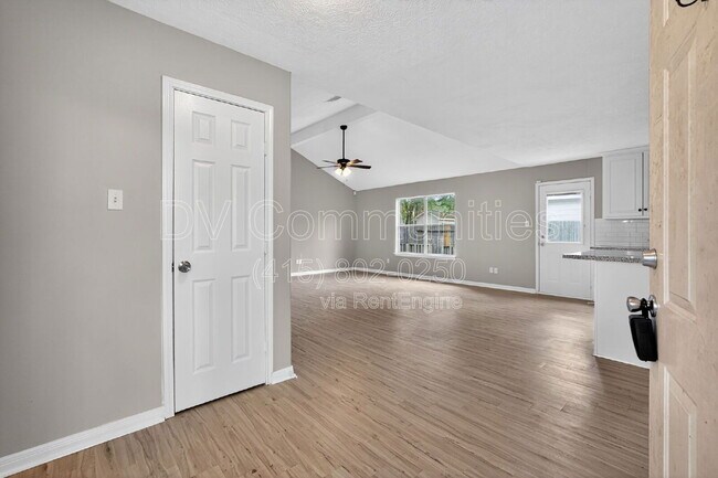 Building Photo - 16350 Many Trees Ln