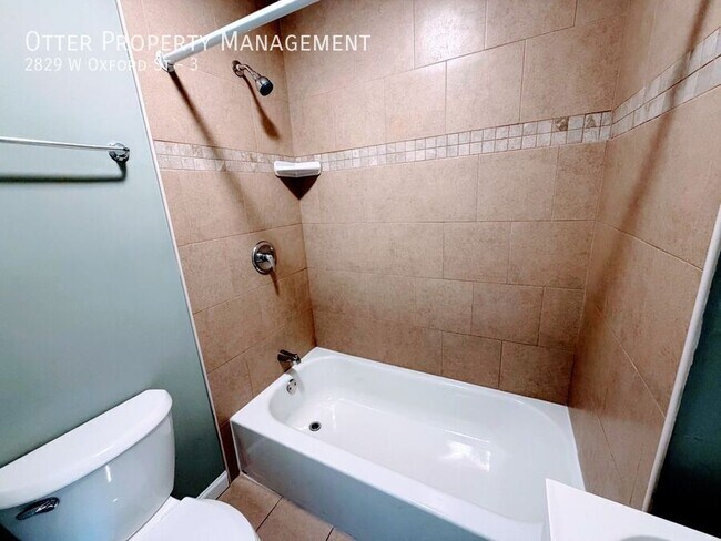 Building Photo - 2829 W Oxford St