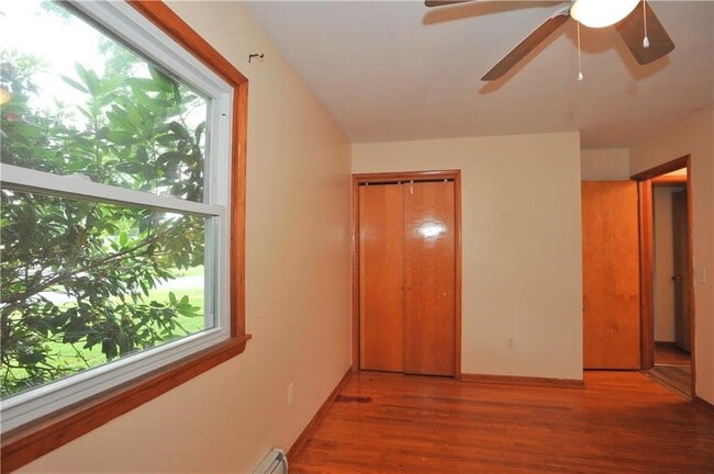 Building Photo - 15 Green Valley Dr