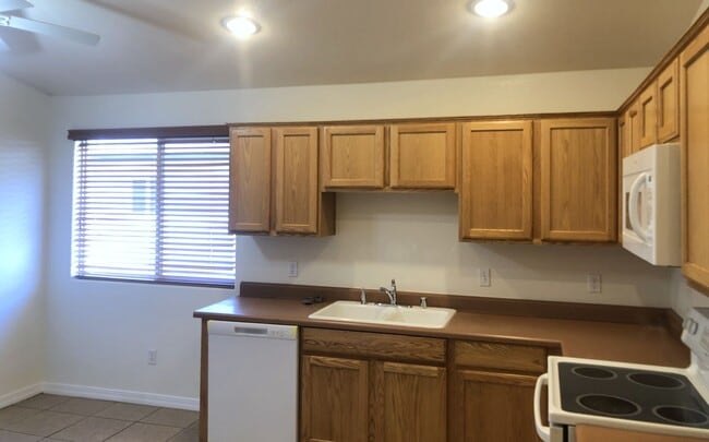 Building Photo - Coming Soon!  Beautifully Updated Home with Screened Porch Retreat