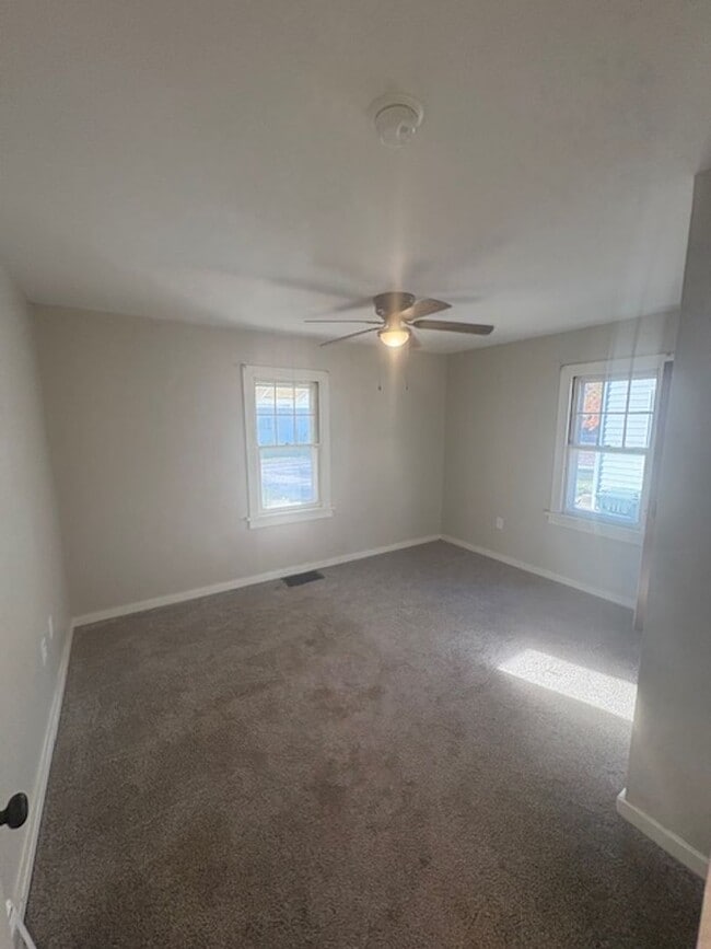 Building Photo - House for Rent - Spacious 4 bed home with ...
