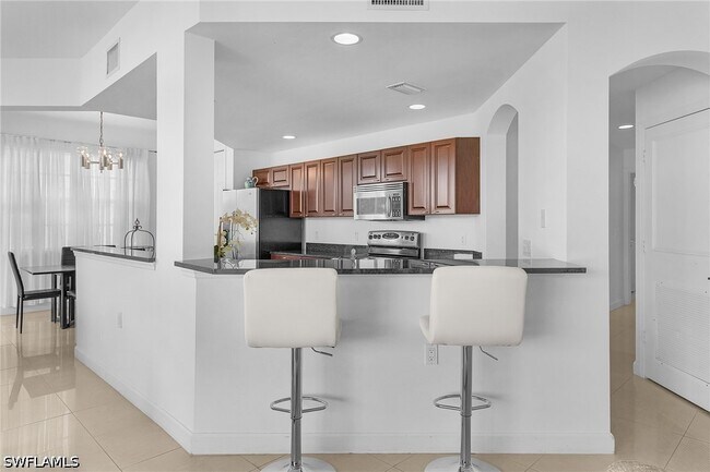 Building Photo - 20240 Burnside Pl