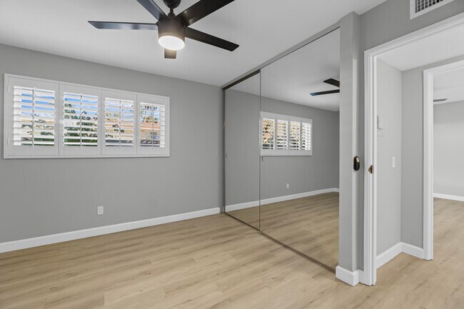 Building Photo - 1950 S Palm Canyon Dr