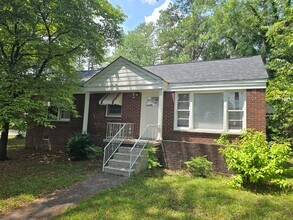 Building Photo - Decker Boulevard-International Corridor