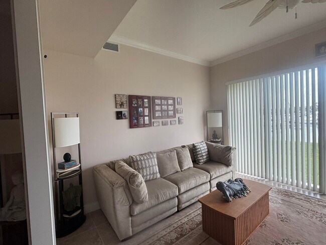 Building Photo - 15 Harbour Isle Dr W