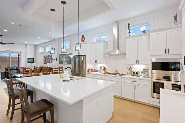 Building Photo - 1136 Adele St