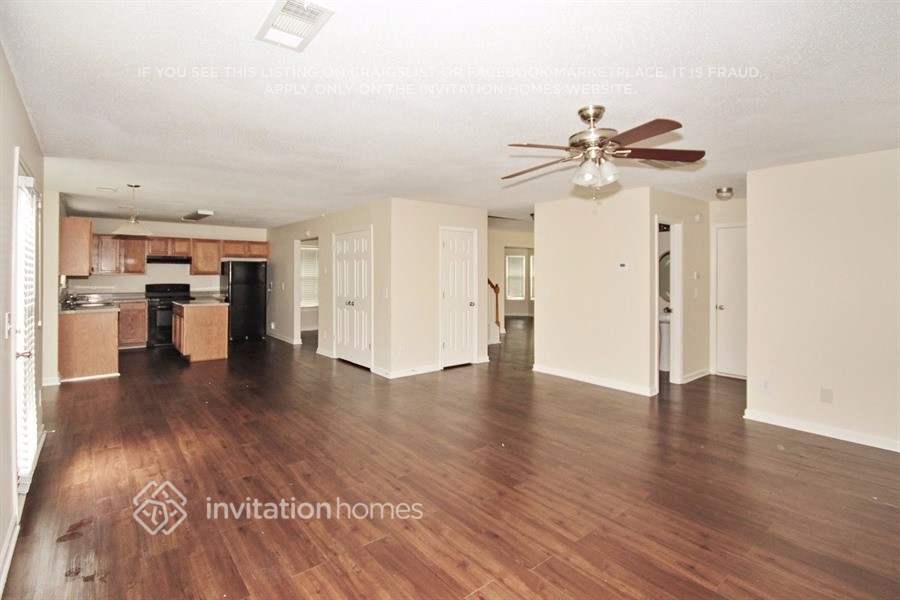 Building Photo - 5904 Bluegrass View