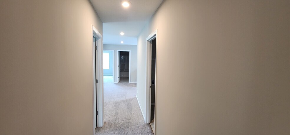 Building Photo - 1515 100th Ave NW