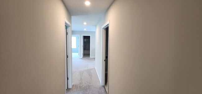 Building Photo - 1515 100th Ave NW