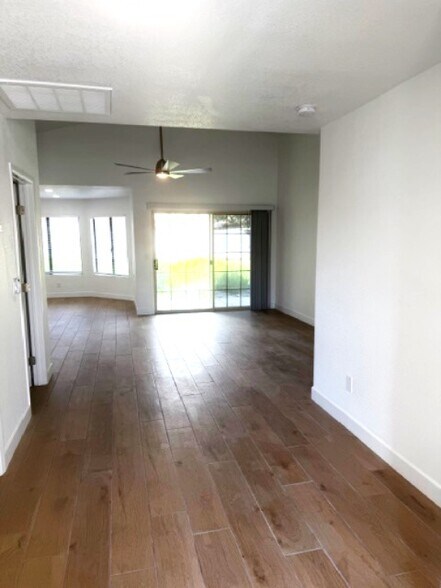 Building Photo - 1122 N 87th St